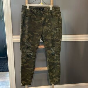 Judy blue distressed camo pants size 18w